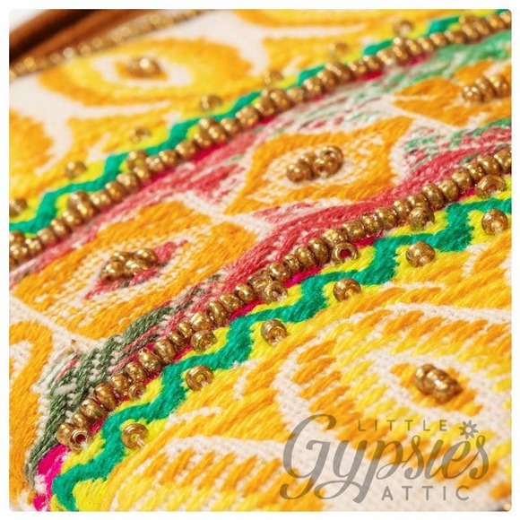Yuna Handmade Ethnic Pattern Clutch from Ruggine - Picture 6 of 7